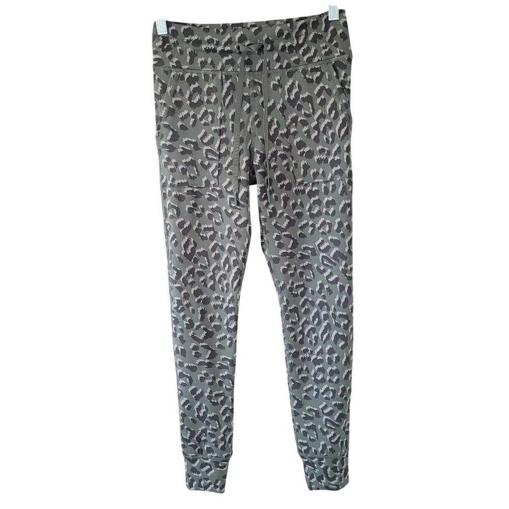 Offline by Aerie Leopard Print Joggers Leggings Size M Sage Green High Rise